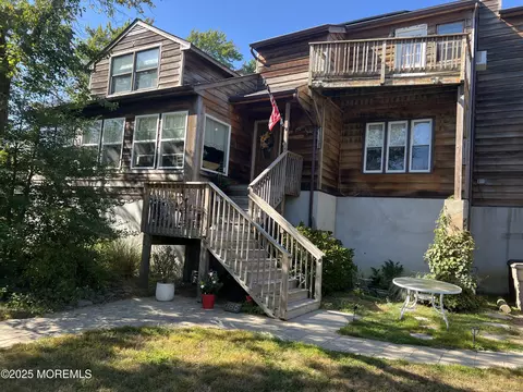 185 Harbor Inn Rd, Bayville, NJ 08721