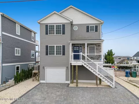 21 Lake Saint Clair Dr, Little Egg Harbor, NJ 08087