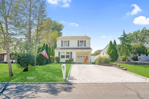 526 New Jersey Ave, Brick, NJ 08724