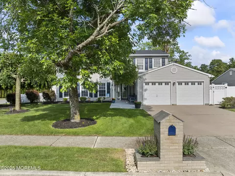 14 Evergreen Pl, Howell, NJ 07731