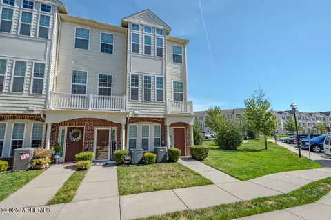 25 Jake Dr, Tinton Falls, NJ 07712