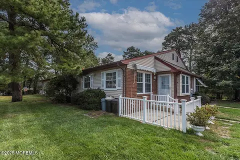 41 Stonybrook Rd #A, Whiting, NJ 08759