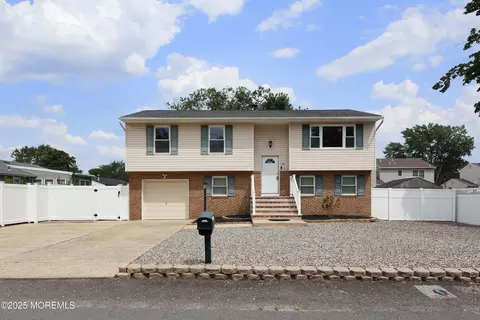 329 Georgia Dr, Brick, NJ 08723