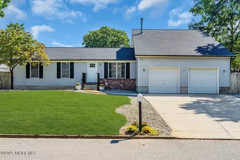 2144 Hollywood Dr, Forked River, NJ 08731