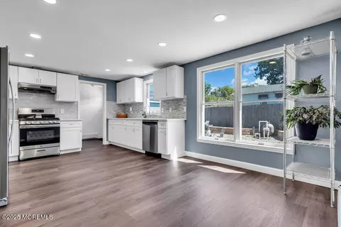 Kitchen - 2144 Hollywood Dr, Forked River, NJ 08731 photo 3 of 8
