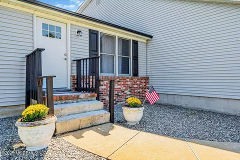 Exterior - 2144 Hollywood Dr, Forked River, NJ 08731 photo 2 of 9