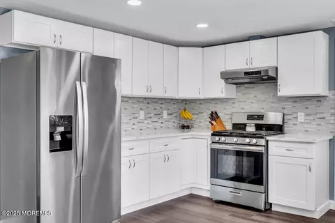 Kitchen - 2144 Hollywood Dr, Forked River, NJ 08731 photo 2 of 8