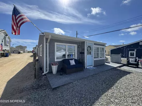 23 E Plover Way, Lavallette, NJ 08735