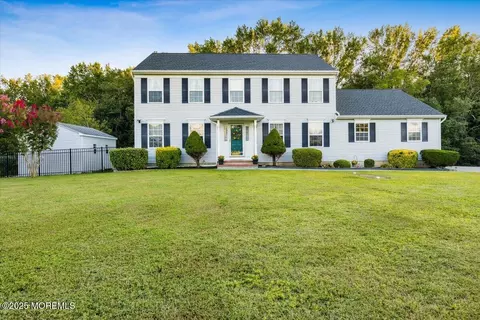 353 Fieldcrest Dr, New Egypt, NJ 08533