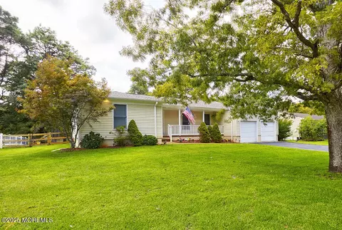 402 Frank Applegate Rd, Jackson, NJ 08527