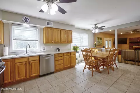 402 Frank Applegate Rd, Jackson, NJ 08527 photo 3