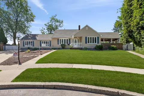 14 Beth Ct, Spotswood, NJ 08884