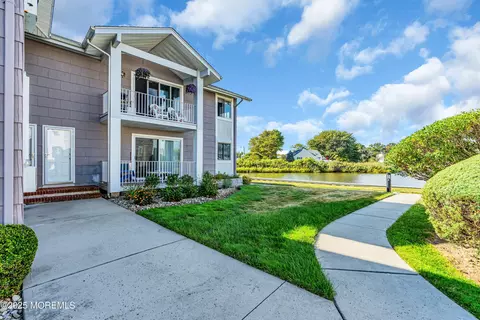 50 Valentine St #19A, Monmouth Beach, NJ 07750