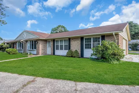 104 Buckingham Dr # B, Manchester, NJ 08759