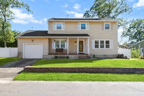 1013 Chelsea St, Forked River, NJ 08731