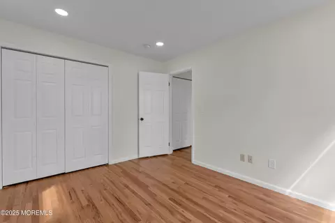 2 Stanford Dr, Toms River, NJ 08757
