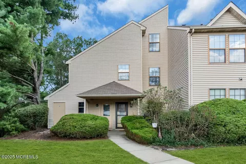 101 Violet Ln, Jackson, NJ 08527