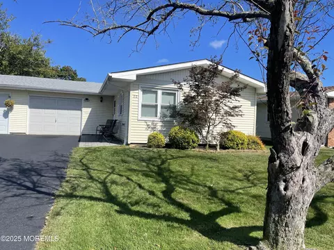 20 Brooke Rd, Brick, NJ 08724