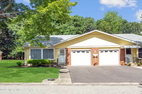 8 Jefferson Ln # A, Whiting, NJ 08759