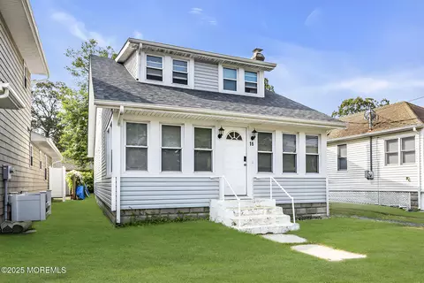16 E Avalon Ave, Ocean Gate, NJ 08740 photo 2
