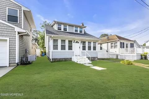 16 E Avalon Ave, Ocean Gate, NJ 08740 photo 4