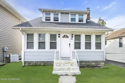 16 E Avalon Ave, Ocean Gate, NJ 08740
