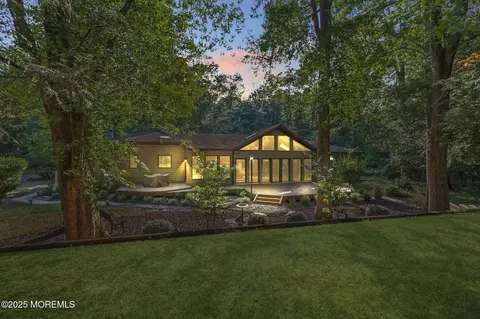 148 Mccaffery Rd, Manalapan, NJ 07726