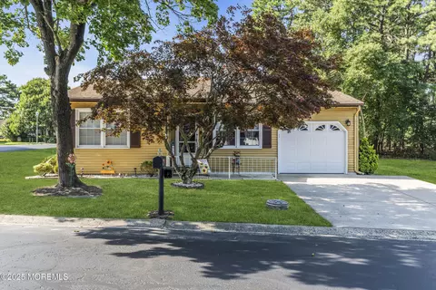 43 S Chestnut Ave #72, Whiting, NJ 08759