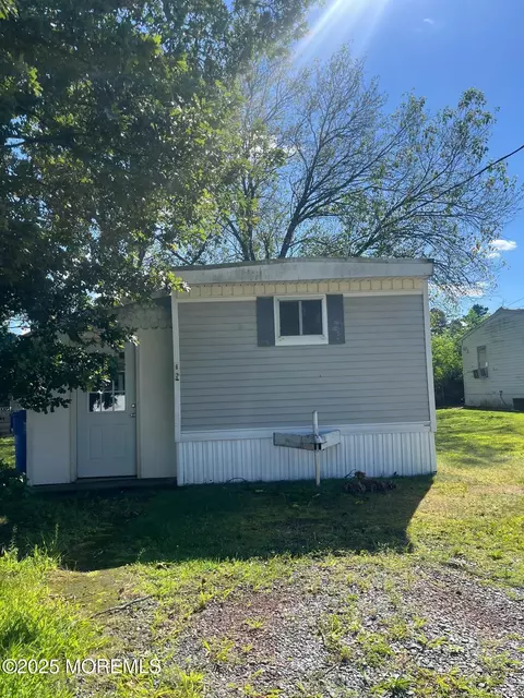 62 2nd St, Manchester, NJ 08759
