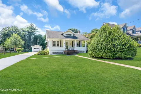 48 Valley Dr, Atlantic Highlands, NJ 07716