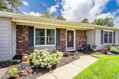 1149 Laurel Dr, Toms River, NJ 08753
