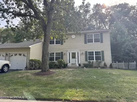 12 Glen Arden Dr, Howell, NJ 07731