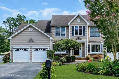 937 Sandy Cir, Manahawkin, NJ 08050