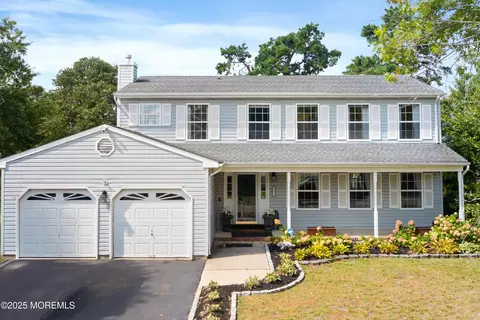 832 Constitution Dr, Brick, NJ 08724