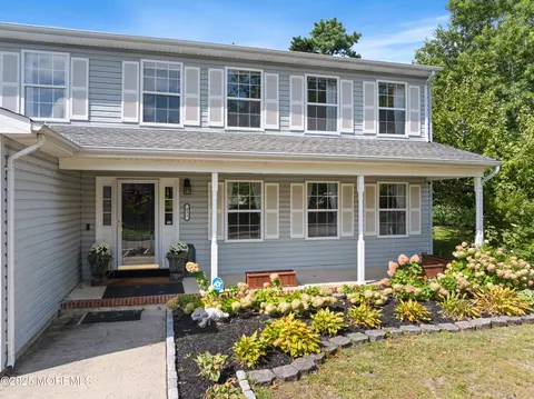 832 Constitution Dr, Brick, NJ 08724 photo 2