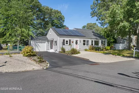 315 Tudor Ave, Pine Beach, NJ 08741