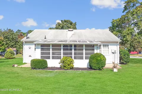 Exterior - 1 Reef Pl, Brick, NJ 08723 photo 4 of 7