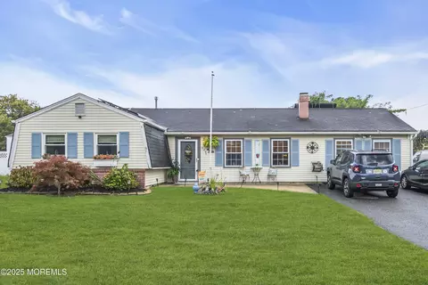 2295 Windsor Ave, Toms River, NJ 08753