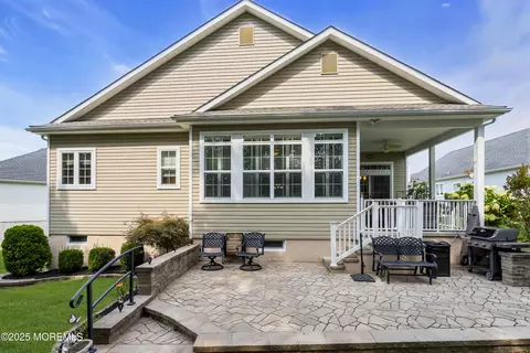 Exterior - 7 Brielle Ct, Waretown, NJ 08758 photo 2 of 3