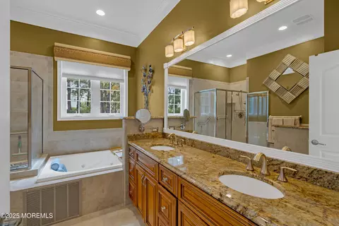 Bath - 7 Brielle Ct, Waretown, NJ 08758 photo 1 of 5