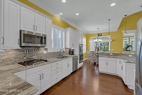 Kitchen - 7 Brielle Ct, Waretown, NJ 08758 photo 2 of 2