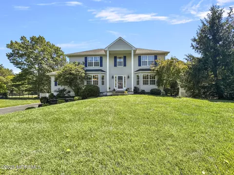 5 Twin Oaks Ct, Jackson, NJ 08527