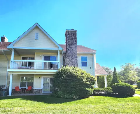 2 Nashville Ct, Tinton Falls, NJ 07712