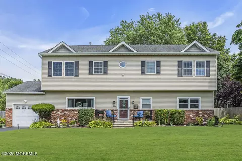 551 Chester Pkwy, Belford, NJ 07718