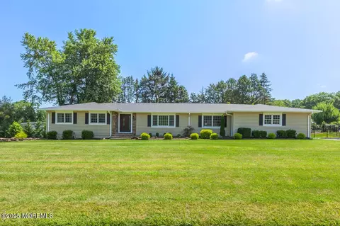 9 Theresa Dr, Holmdel, NJ 07733
