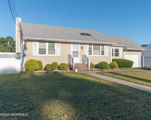 369 Georgia Dr, Brick, NJ 08723