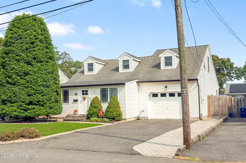 2121 Foster Rd, Point Pleasant, NJ 08742