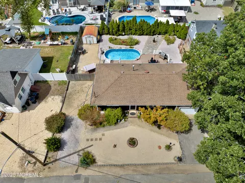 224 Tiller Ave, Beachwood, NJ 08722