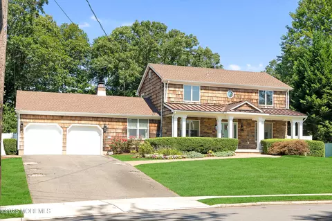80 Robbins Ct, Brick, NJ 08724