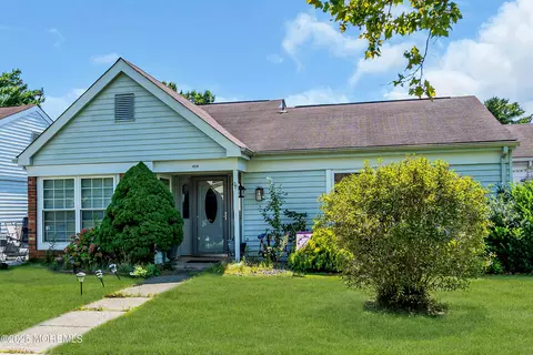 463 Chelsea Ct # B, Manchester, NJ 08759
